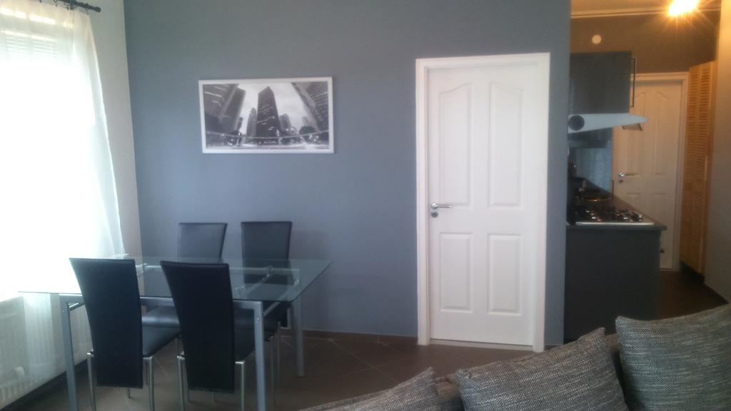 Solid Apartmans Будапеща Стая снимка