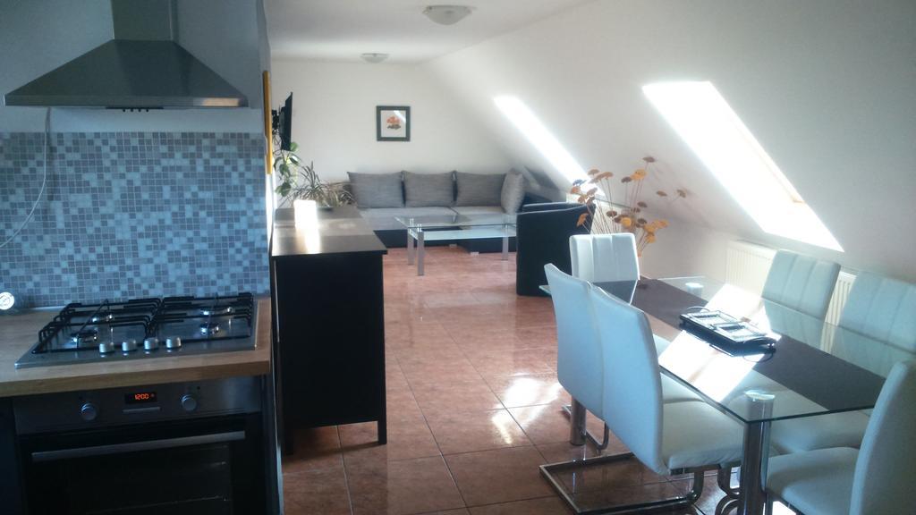 Solid Apartmans Будапеща Стая снимка