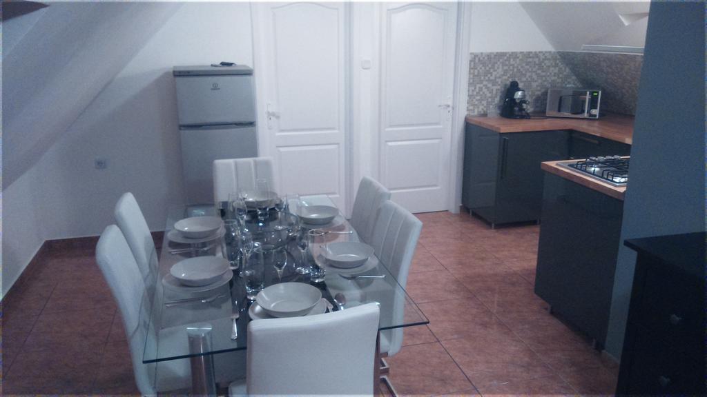 Solid Apartmans Будапеща Стая снимка